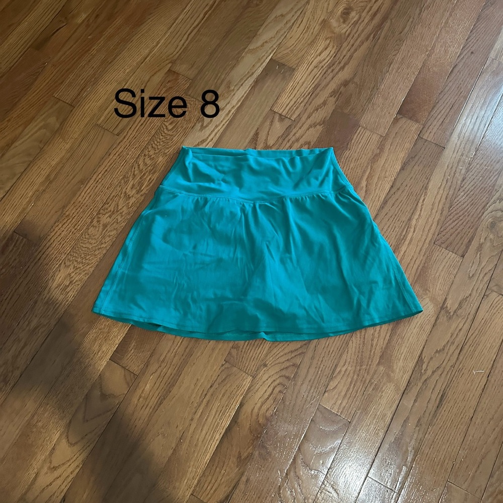 Green Lululemon skirt